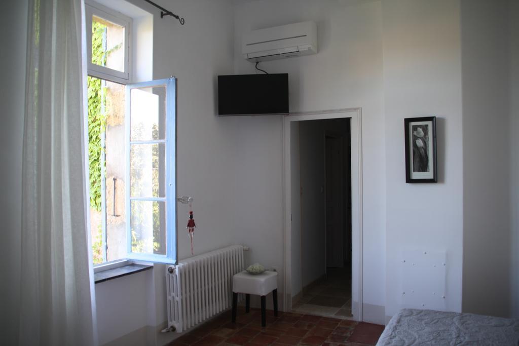 Aux Pots Bleus Bed and Breakfast Nissan-lez-Enserune Δωμάτιο φωτογραφία