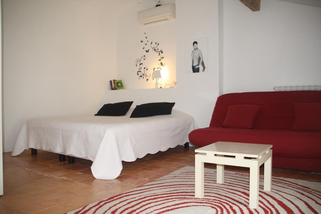 Aux Pots Bleus Bed and Breakfast Nissan-lez-Enserune Δωμάτιο φωτογραφία